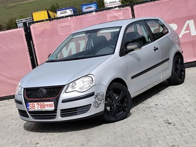 VOLKSWAGEN POLO