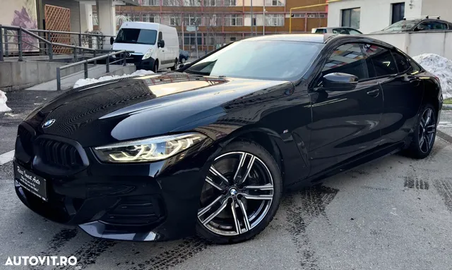BMW 8 SERIES