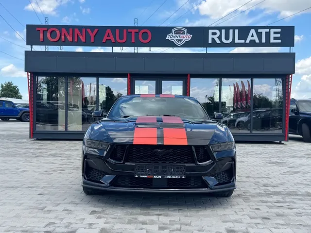 FORD MUSTANG