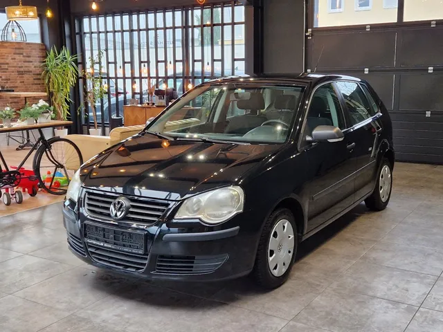 VOLKSWAGEN POLO