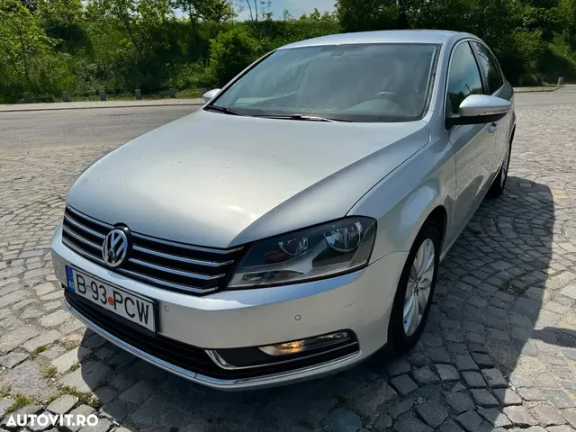 VOLKSWAGEN PASSAT