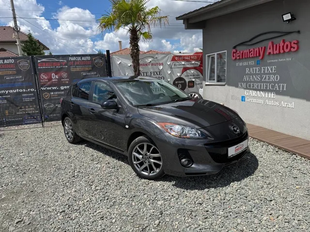 MAZDA 3