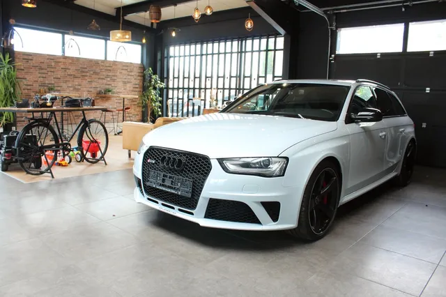 AUDI RS4