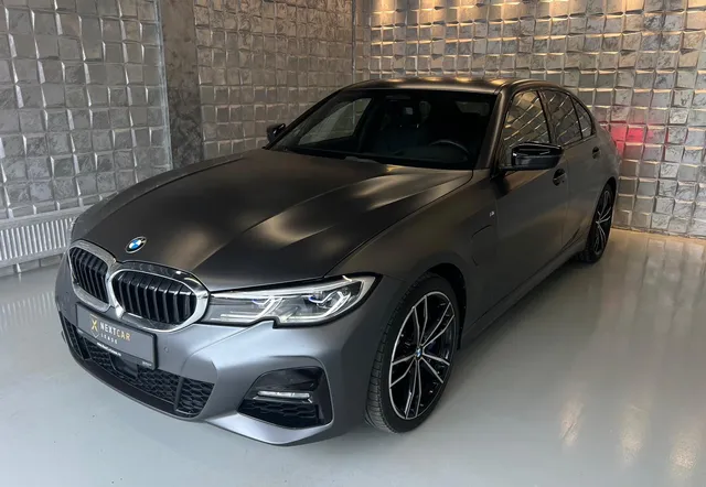 BMW 330E