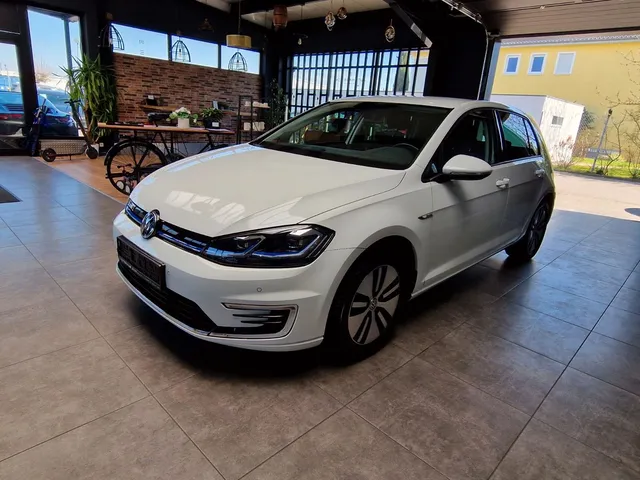 VOLKSWAGEN E GOLF