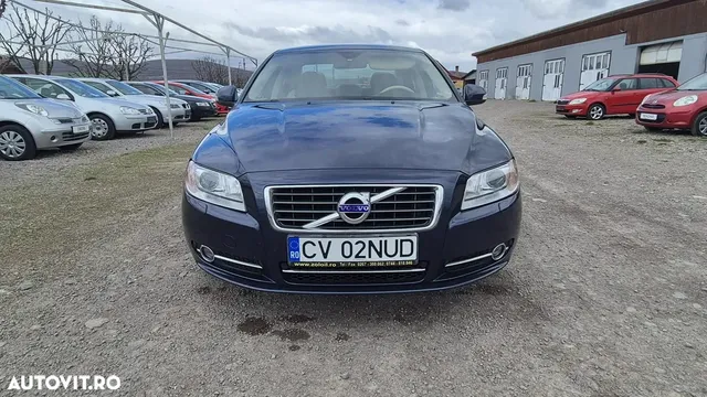 VOLVO S80