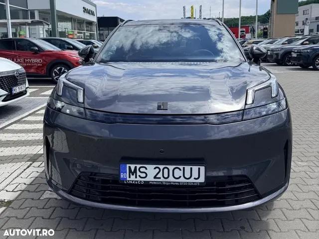LYNK & CO 08