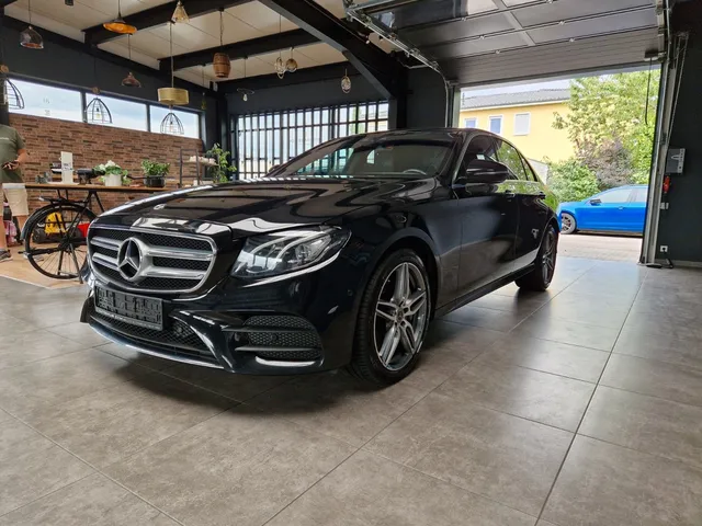 MERCEDES-BENZ E CLASS