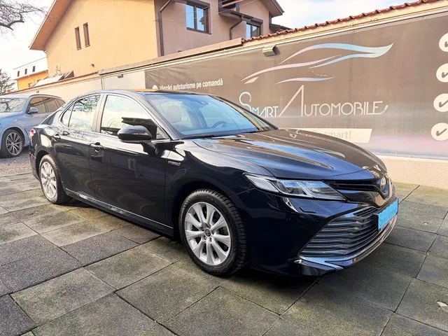 TOYOTA CAMRY