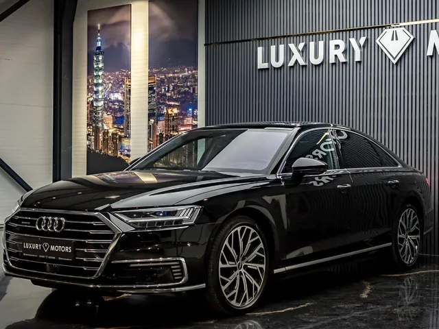 AUDI A8