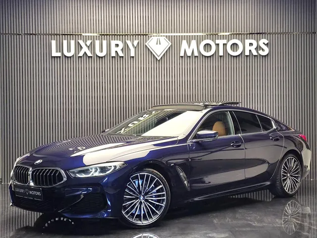 BMW 8 SERIES