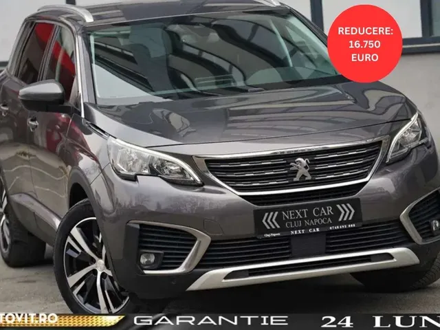 PEUGEOT 5008