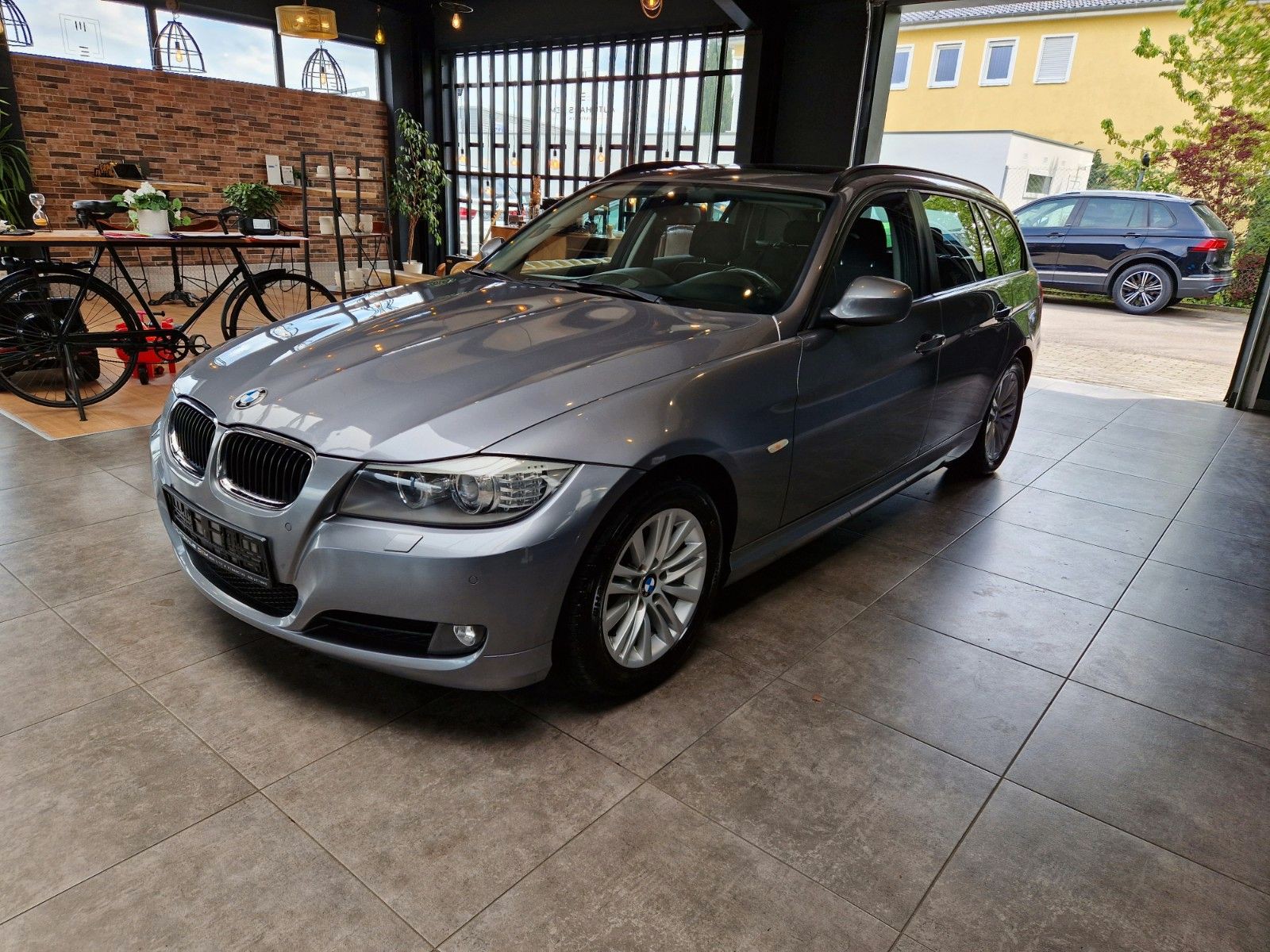 BMW 318I