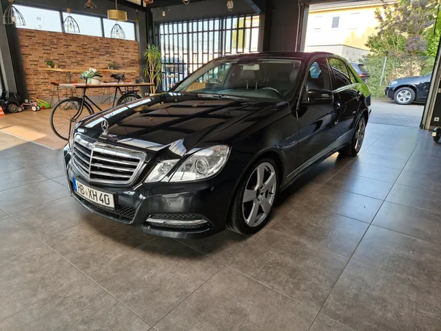 MERCEDES-BENZ E CLASS