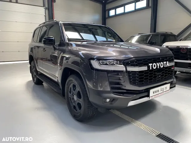 TOYOTA LAND CRUISER