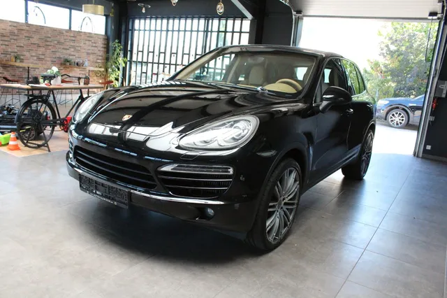 PORSCHE CAYENNE