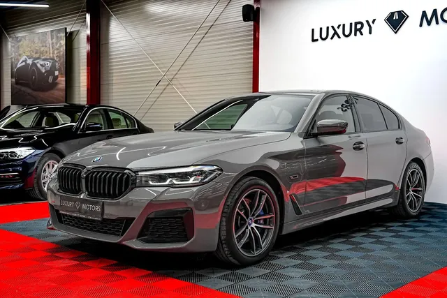 BMW 5 SERIES
