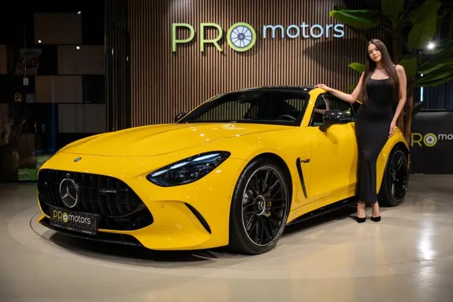 MERCEDES-BENZ AMG GT