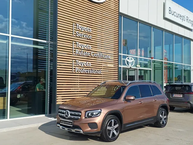 MERCEDES-BENZ GLB