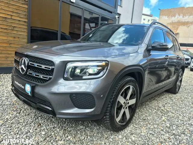 MERCEDES-BENZ GLB