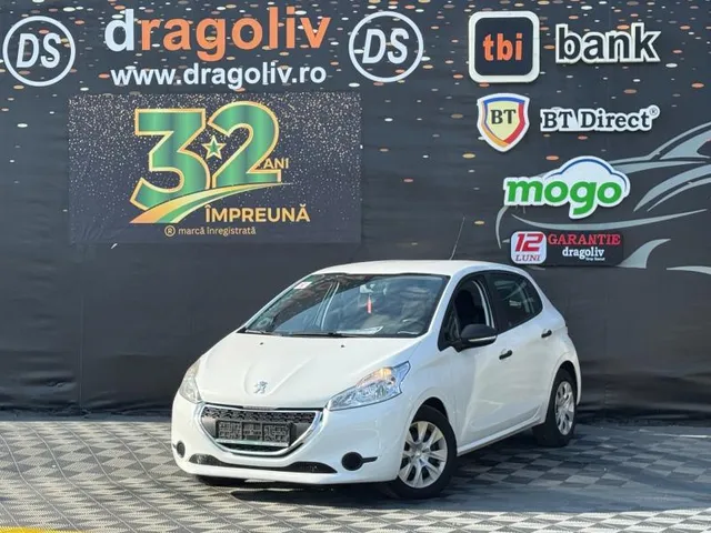 PEUGEOT 208
