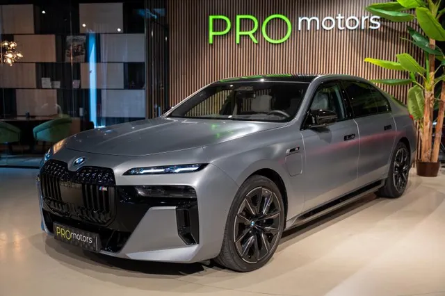 BMW 7 SERIES