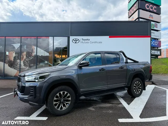 TOYOTA HILUX