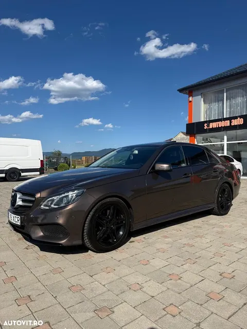 MERCEDES-BENZ E CLASS