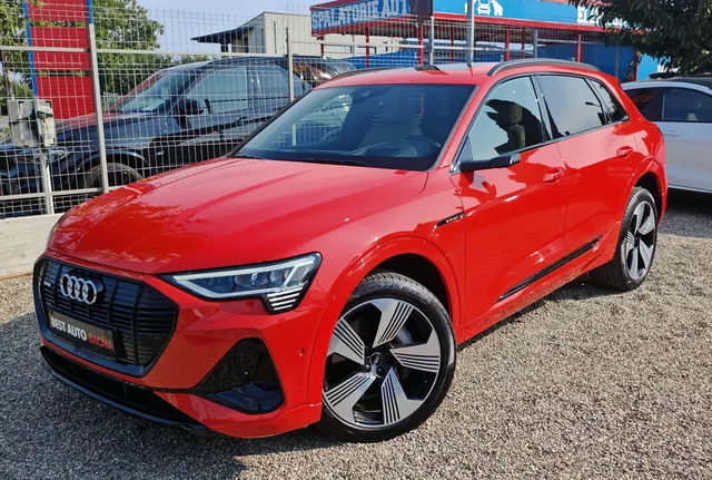 AUDI E-TRON
