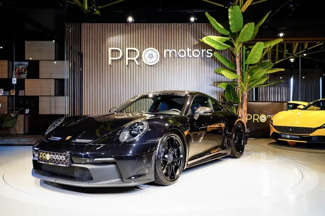 PORSCHE 911