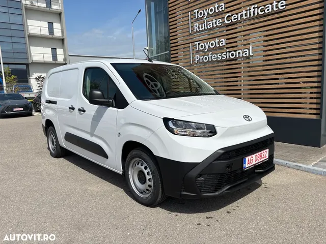 TOYOTA PROACE