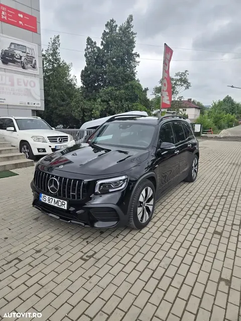 MERCEDES-BENZ GLB