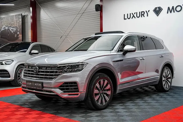 VOLKSWAGEN TOUAREG