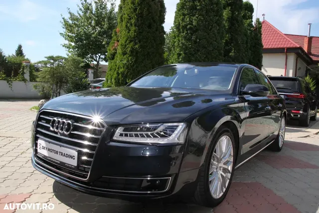 AUDI A8