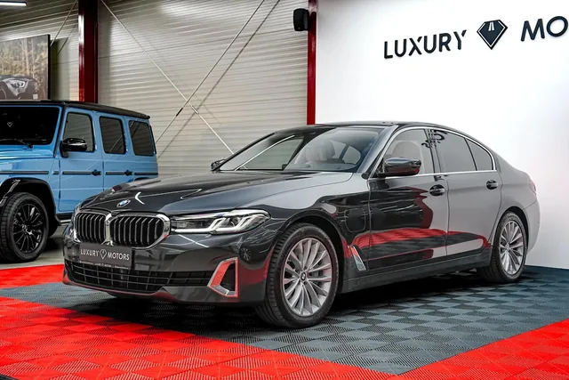 BMW 5 SERIES