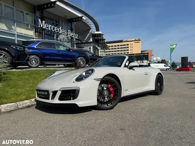 PORSCHE 911