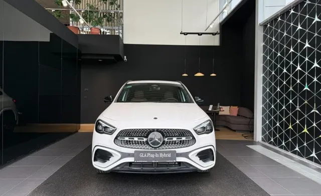 MERCEDES-BENZ GLA