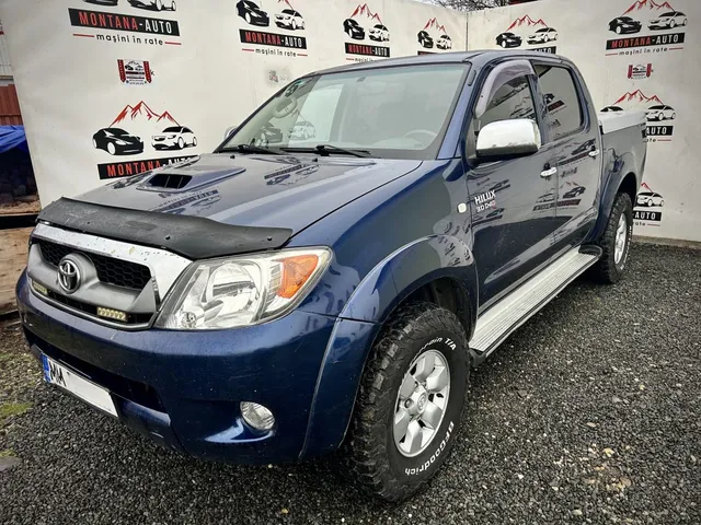 TOYOTA HILUX