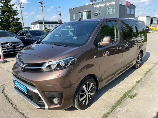 TOYOTA PROACE