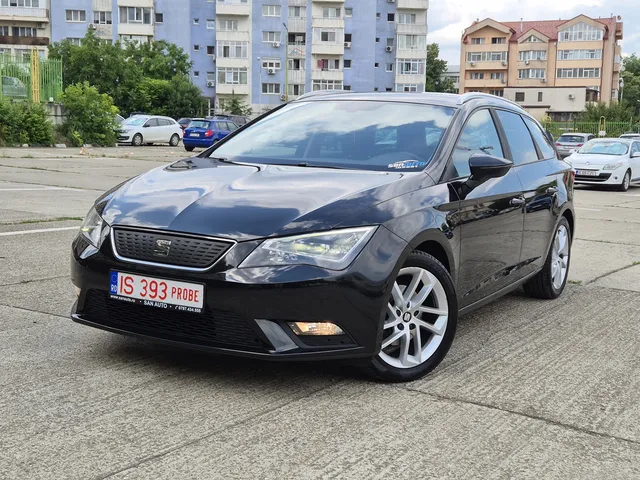 SEAT LEON