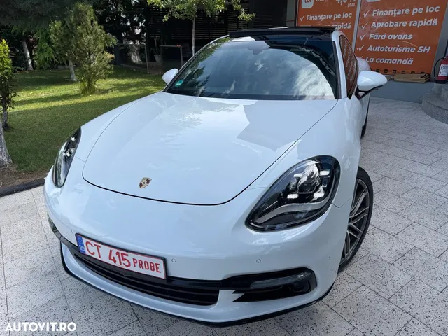 PORSCHE PANAMERA