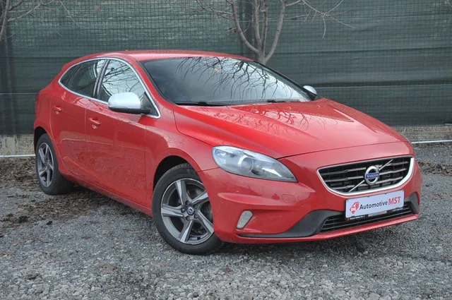 VOLVO V40