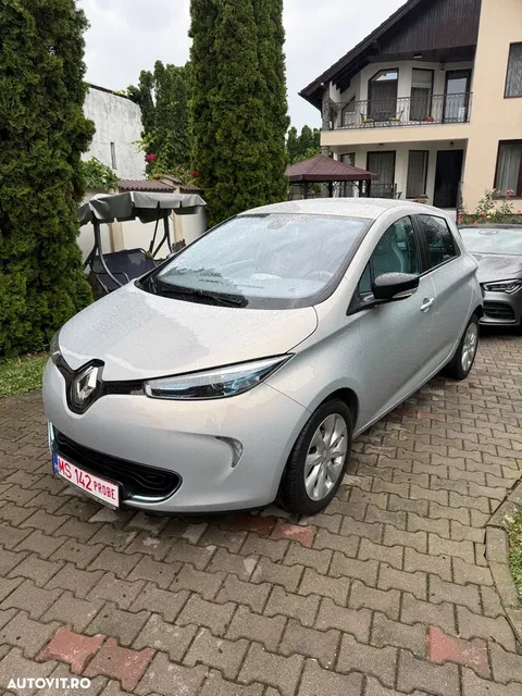 RENAULT ZOE