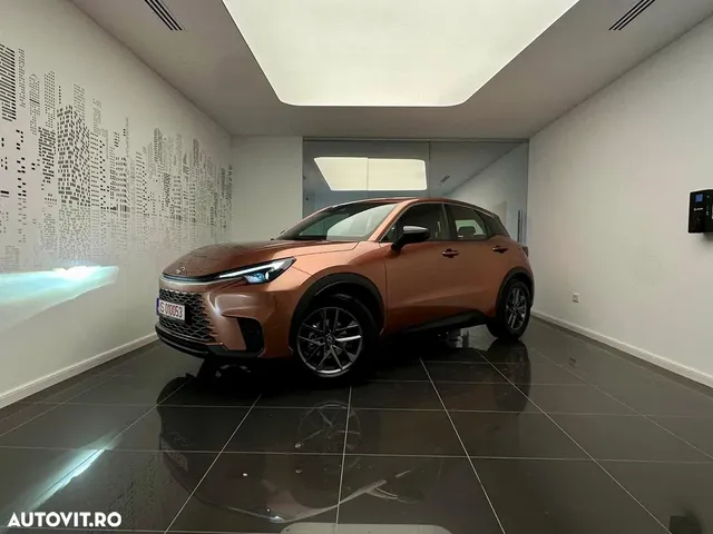 LEXUS LBX