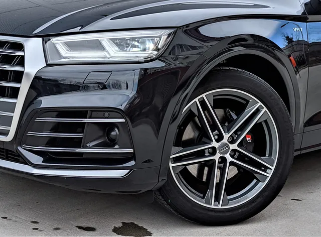 AUDI SQ5