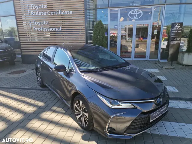 TOYOTA COROLLA