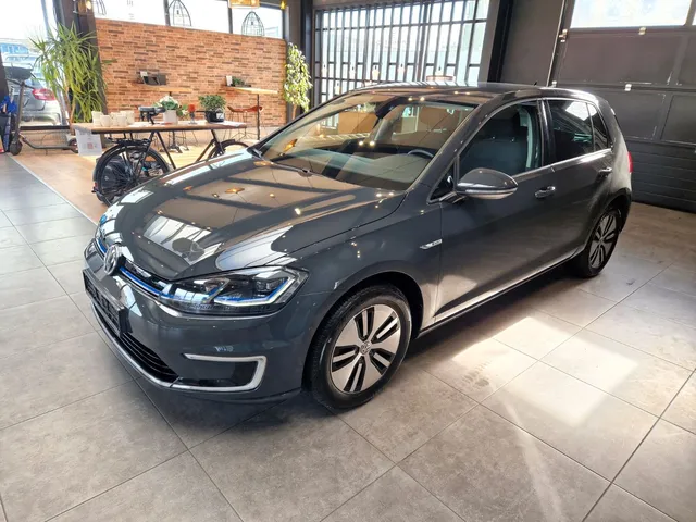 VOLKSWAGEN E GOLF