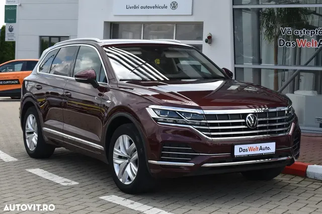 VOLKSWAGEN TOUAREG