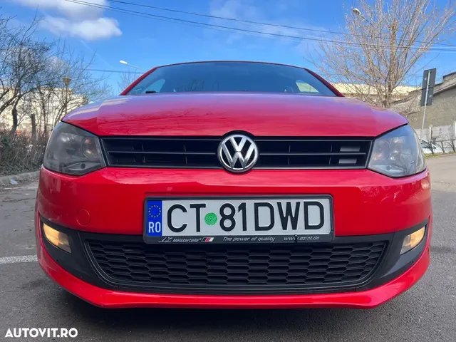 VOLKSWAGEN POLO