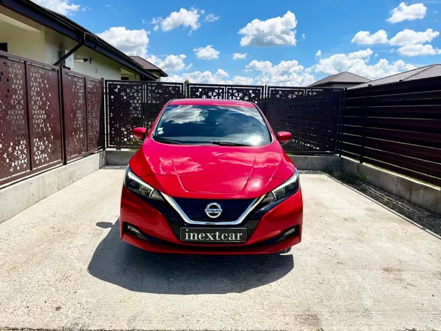 NISSAN LEAF